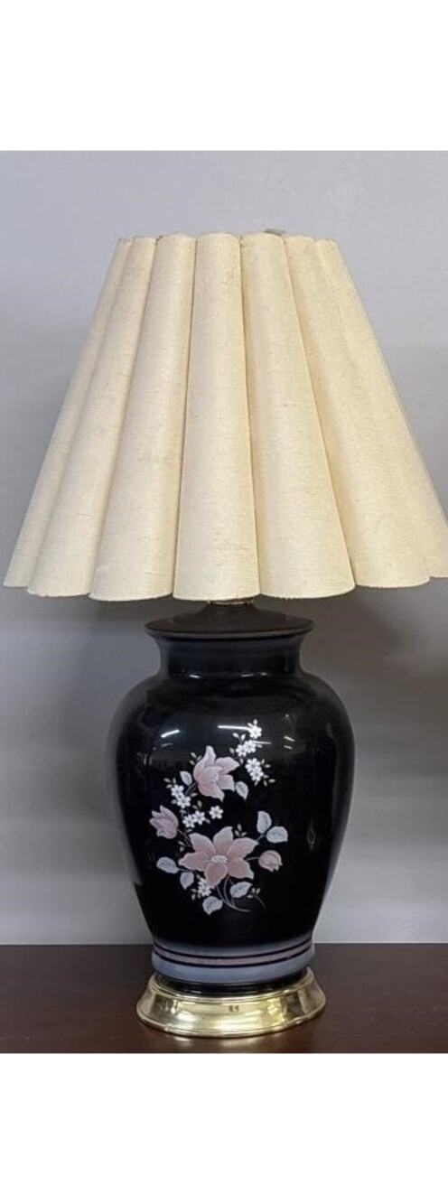 Beautiful Vintage Ceramic Table Lamp with Hand Painted Floral Motif – Shade Fair